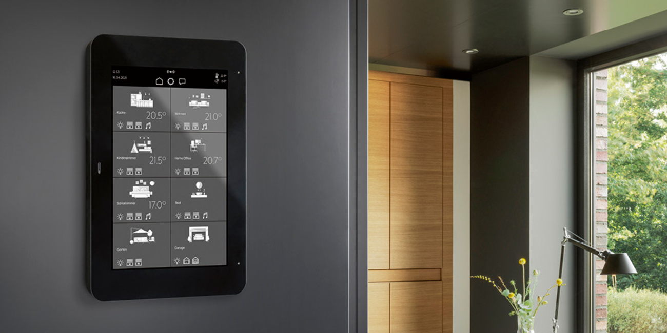 JUNG Smart Panel 8 bei Elektrotechnik Schalk in Neustadt - Sittling