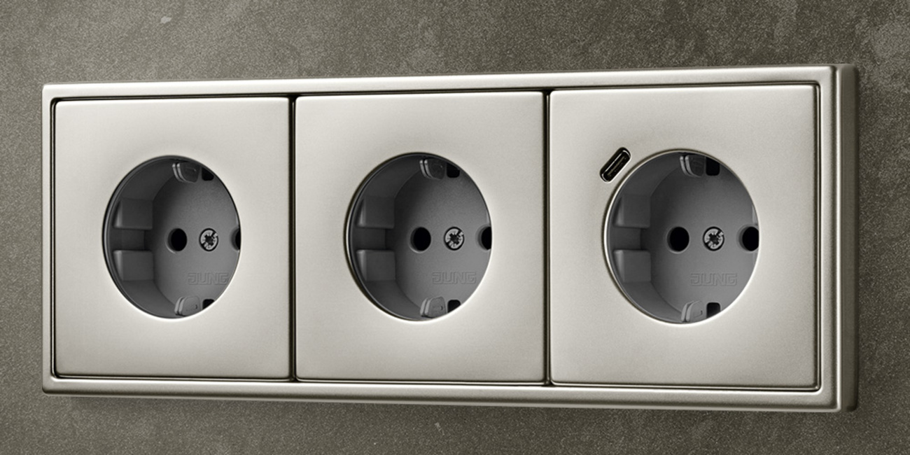SCHUKO® Steckdosen mit USB bei Elektrotechnik Schalk in Neustadt - Sittling