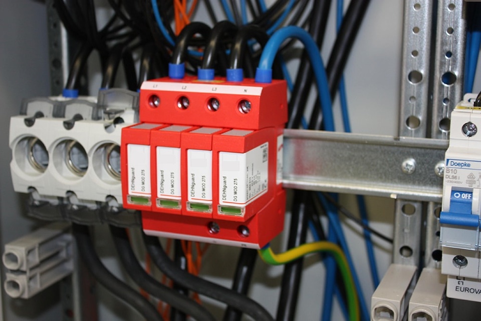 U berspannungsschutz bei Elektrotechnik Schalk in Neustadt - Sittling